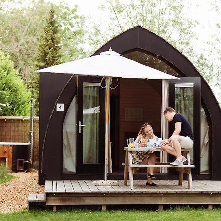 Pod Huisje Met Hottub ด็อคคุม ภายนอก รูปภาพ
