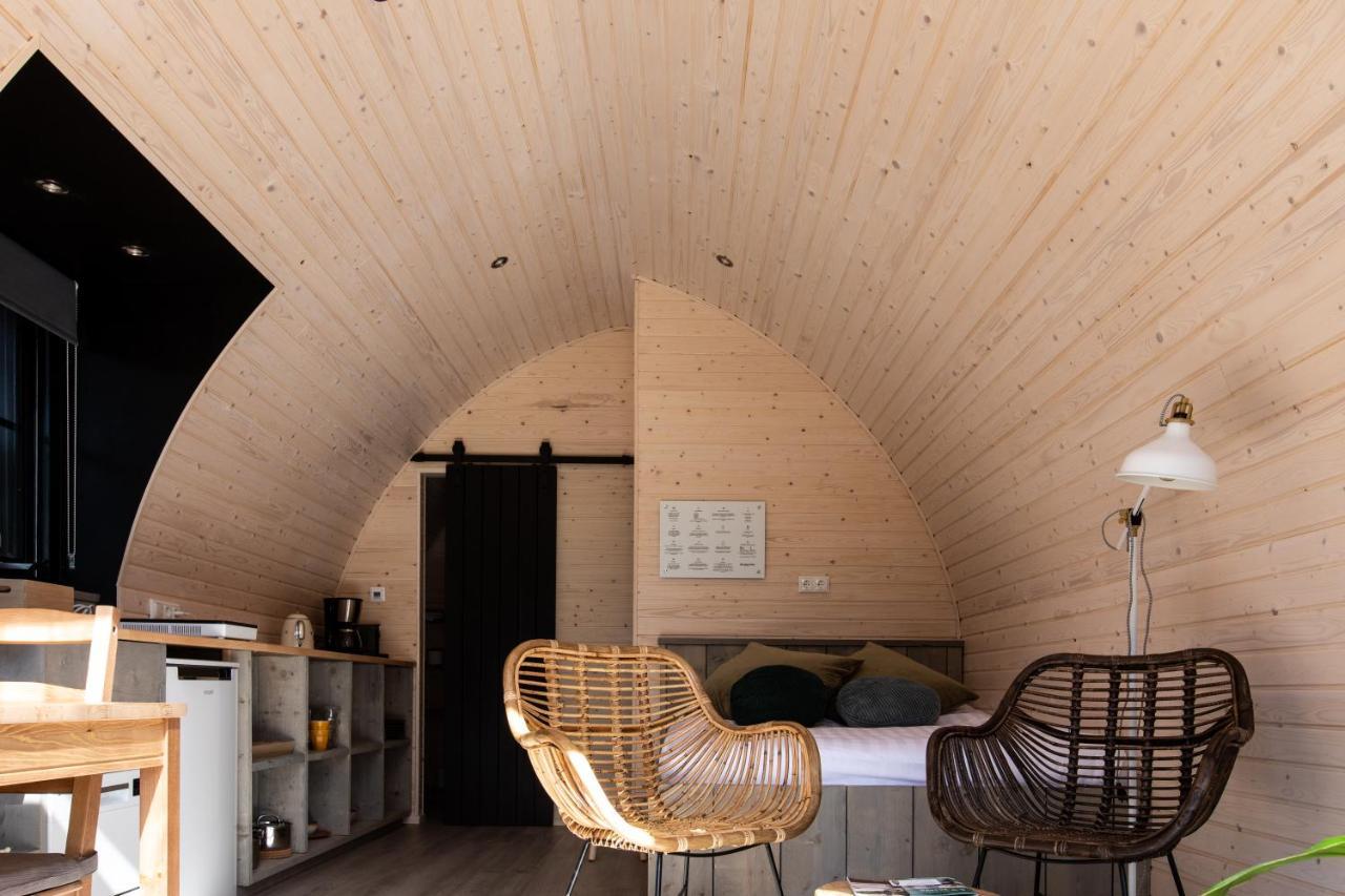 Pod Huisje Met Hottub ด็อคคุม ภายนอก รูปภาพ