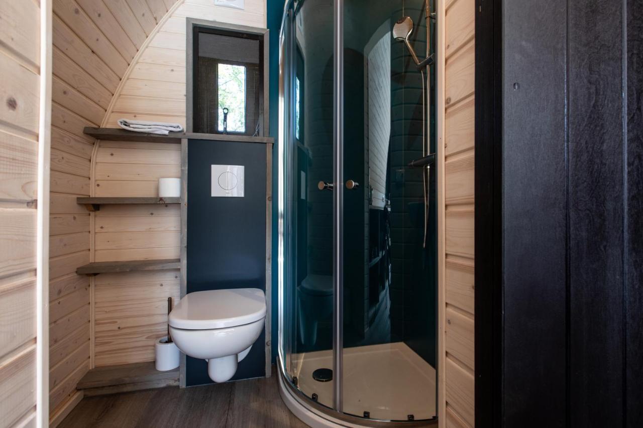 Pod Huisje Met Hottub ด็อคคุม ภายนอก รูปภาพ