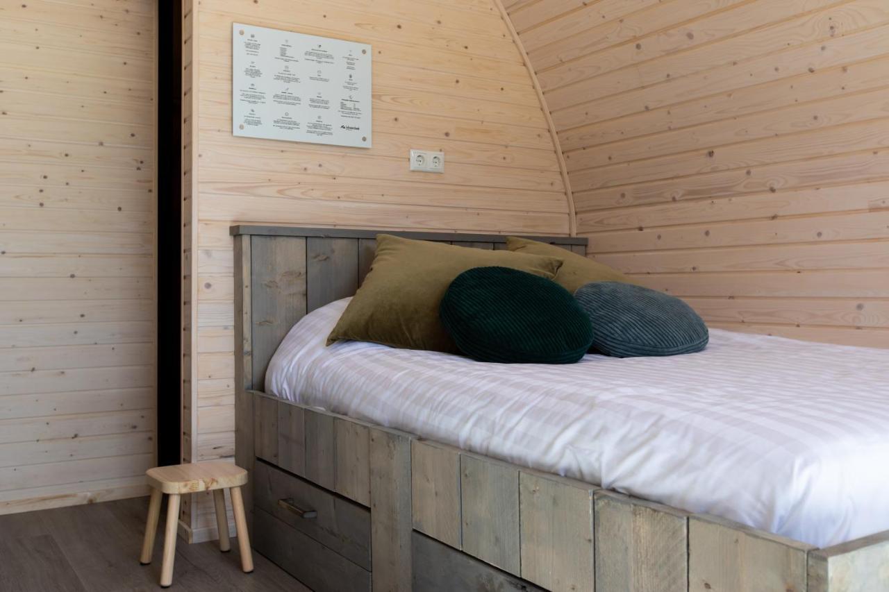 Pod Huisje Met Hottub ด็อคคุม ภายนอก รูปภาพ
