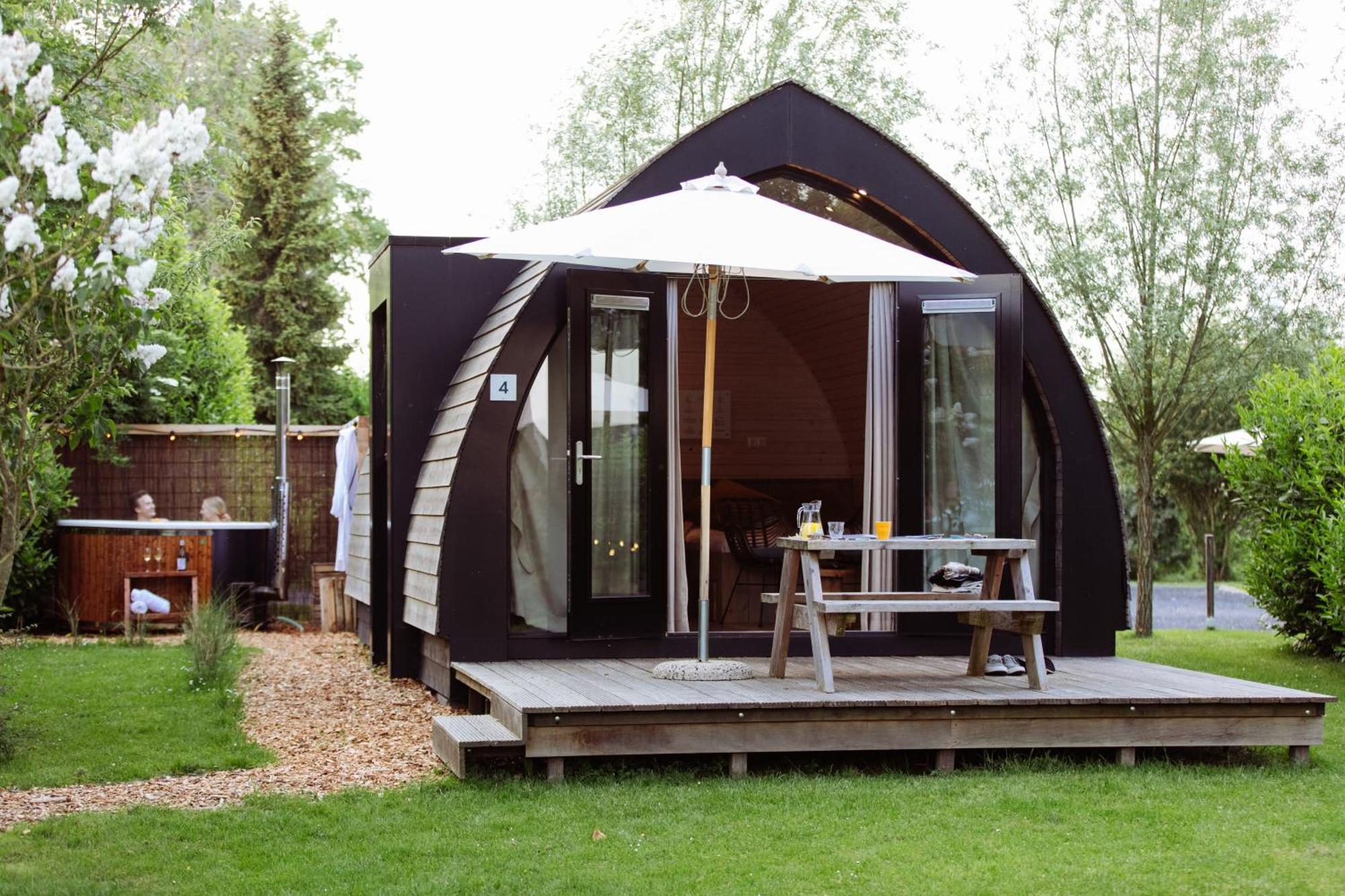 Pod Huisje Met Hottub ด็อคคุม ภายนอก รูปภาพ